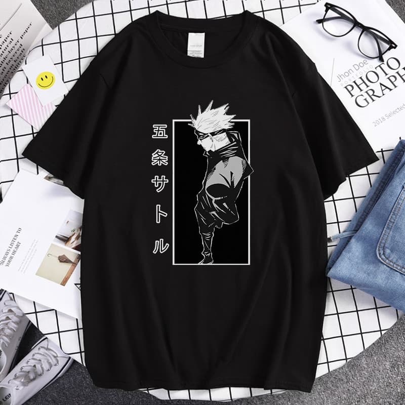 Foto de producto Camiseta estampada con Satoru Gojo serio del Jujutsu Kaisen