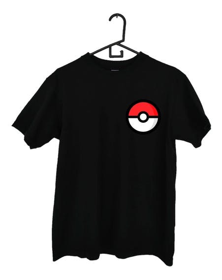 Foto de Camiseta de pokebola de Pokemón